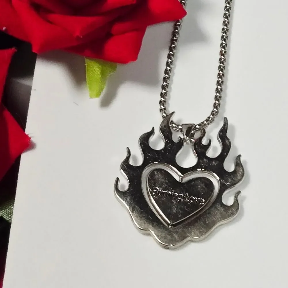 Men’s Burning Love Rotating Heart Pendant Necklace Stainless Steel 24